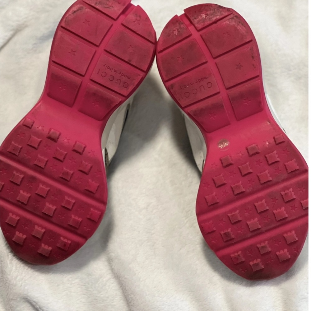 Gucci Pink and Beige Logo Sneakers - Picture 4 of 9